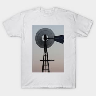 Country Windmill in MOTION T-Shirt